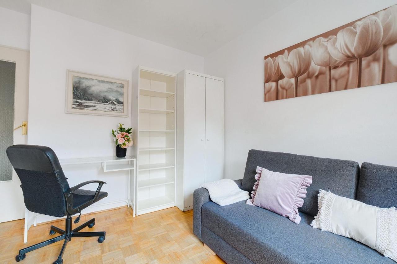 2 Bedroom Apartment In Green Location Warsawa Bagian luar foto