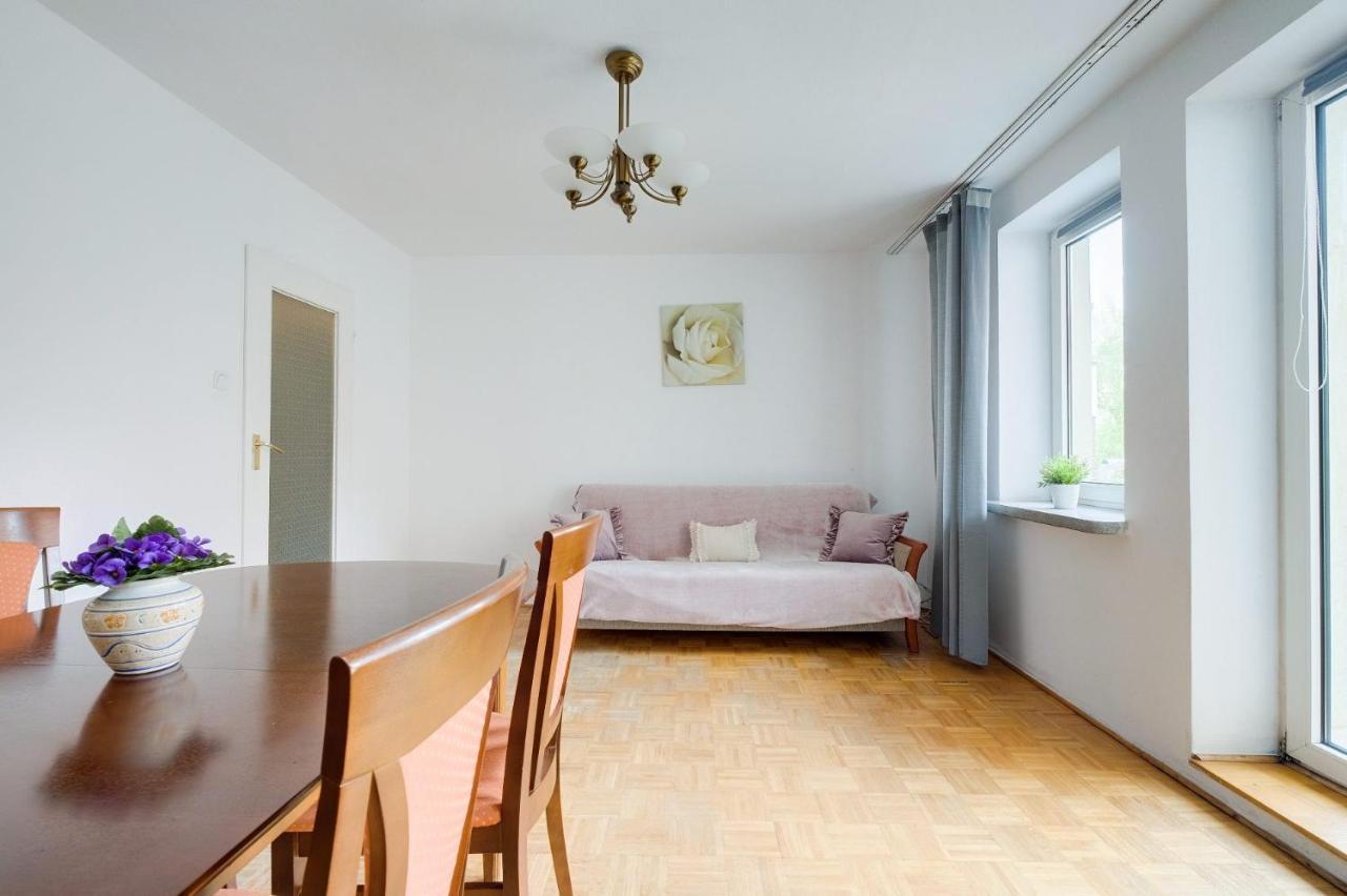 2 Bedroom Apartment In Green Location Warsawa Bagian luar foto