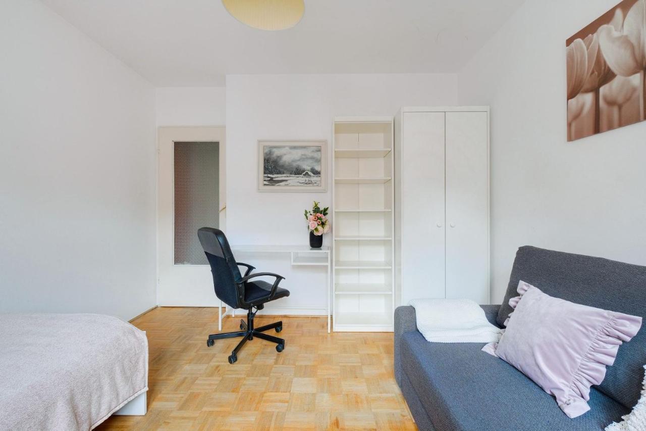 2 Bedroom Apartment In Green Location Warsawa Bagian luar foto