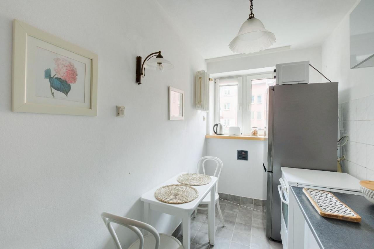 2 Bedroom Apartment In Green Location Warsawa Bagian luar foto